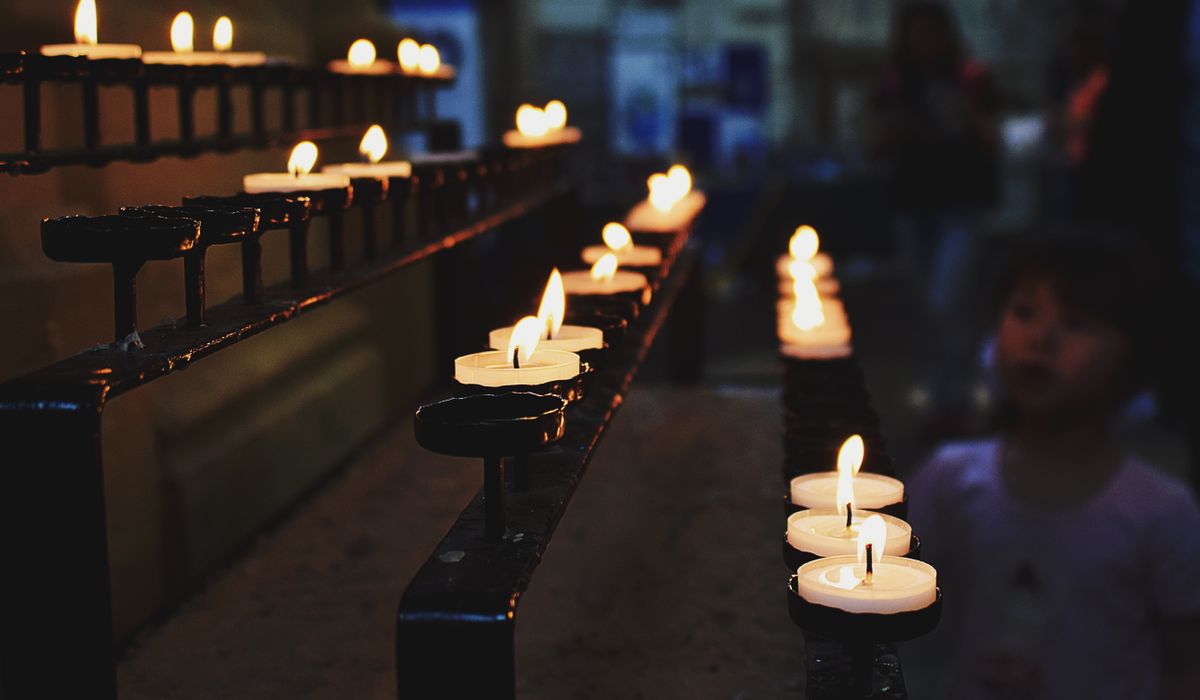 Using Candles Safely Around the Home